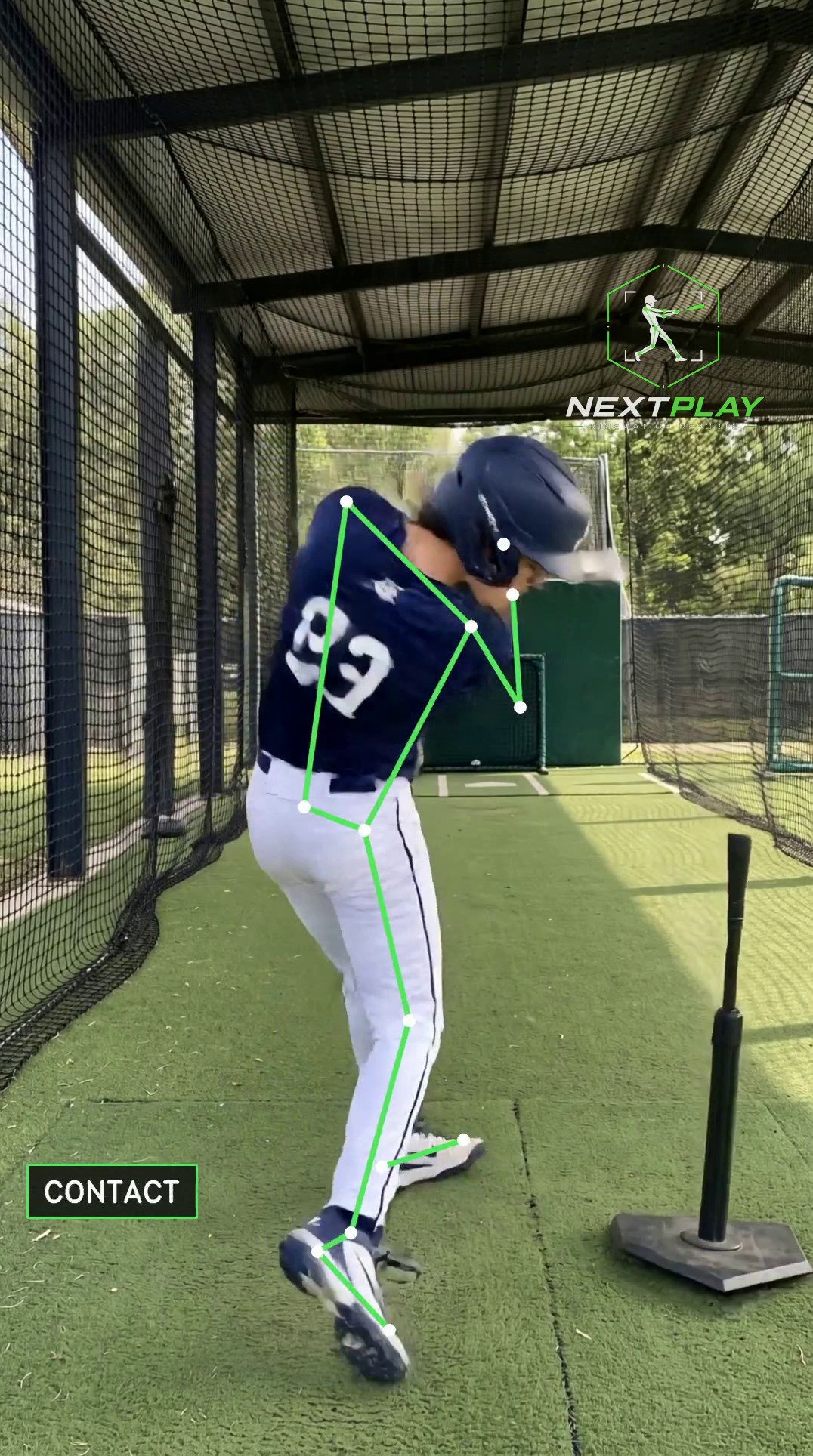 A swing filmed from the side with the tracking overlay